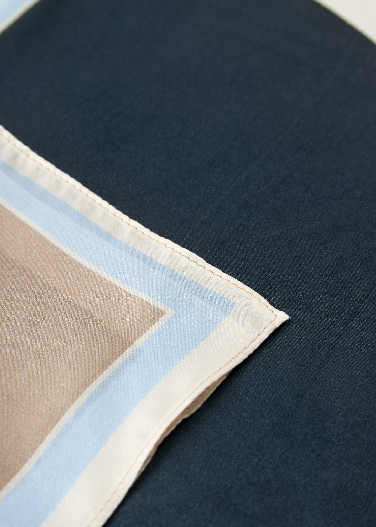 OMBirta Silketørklæde